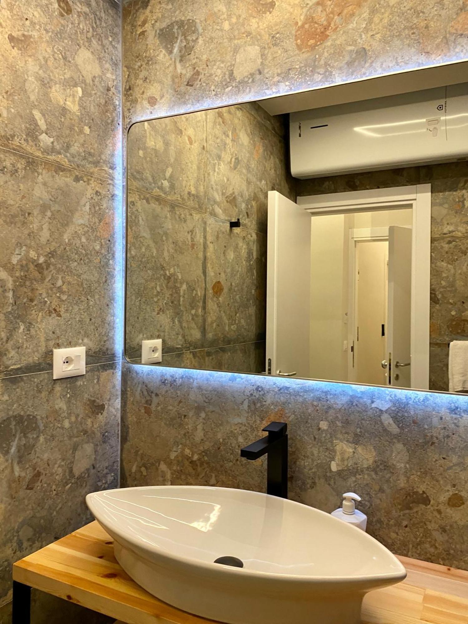 Tirana Central Rooms Blloku Екстер'єр фото